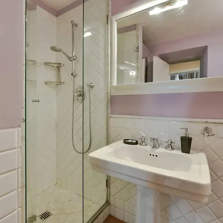Boccaccio Elegant In Oltrarno Apartment Florence