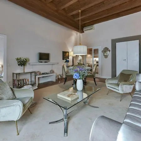 Boccaccio Elegant In Oltrarno * فلورنس